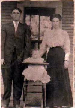 William Finley (Will) and Sarah Jane (Shelton) Spivey with Daughter Johnnie