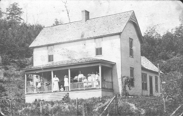 An Unknown Family & Home - Possibly from the McNabb or Britton Family