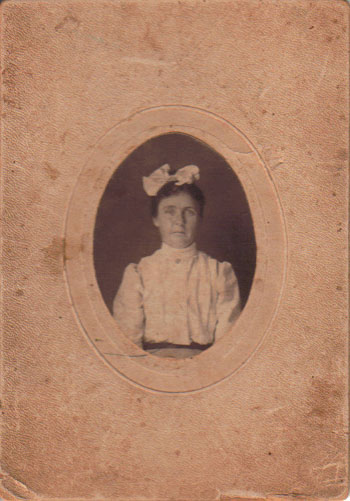 An Unknown Lady - Possibly from the Summey or Chastain Family