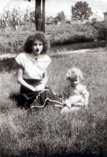 Reba Nell Chastain and Wanda Shirk