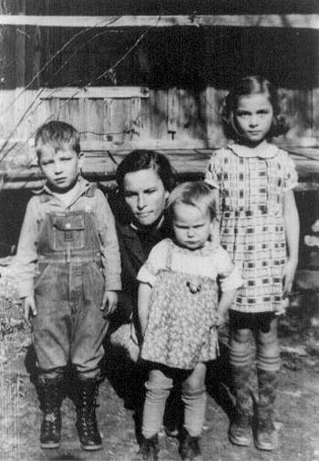 Scena Veals Duckett & Children