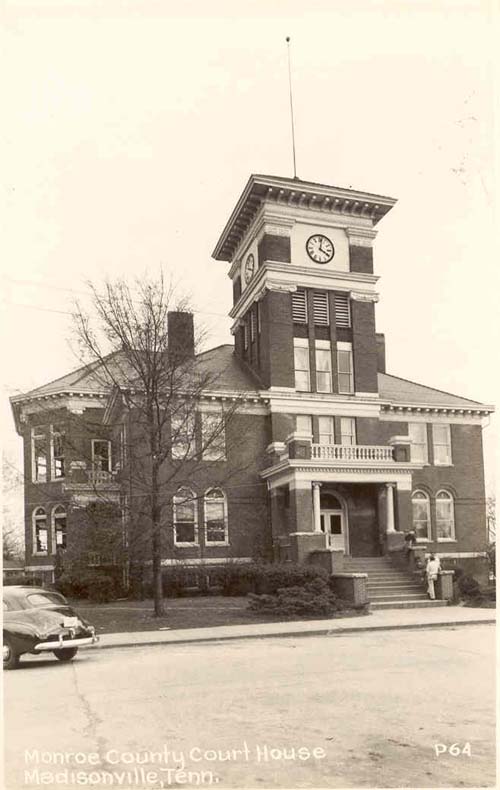 Monroe County Courthouse - Ca 1945